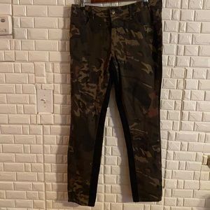 No! Jeans women's camouflage pants size 13 aa